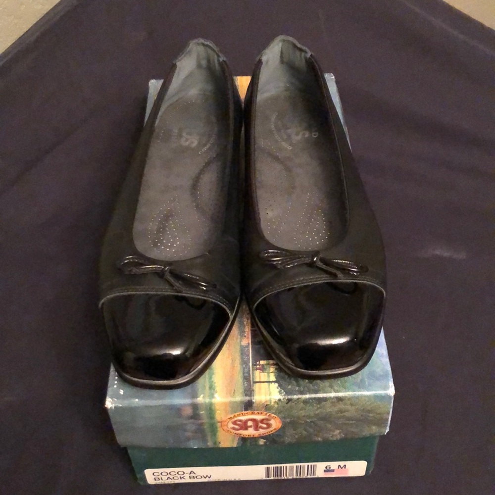 S.A.S Women’s Coco A Black Bow size 6M. NIB